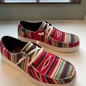 ARIAT Women's Hilo Slip on Shoes Sneaker in pastel Sarape